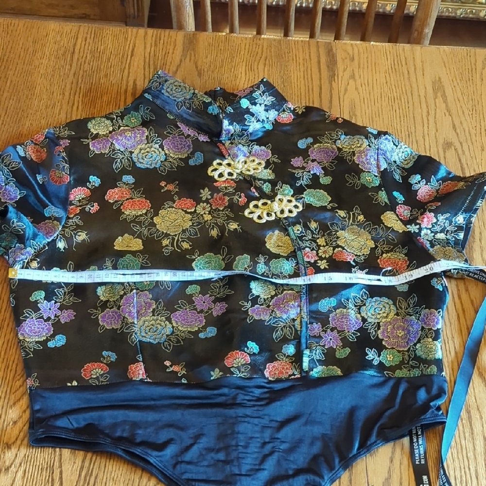 Size 10 Pretty Little Thing Floral Satin Top with Short Sleeves - Picture 13 of 16